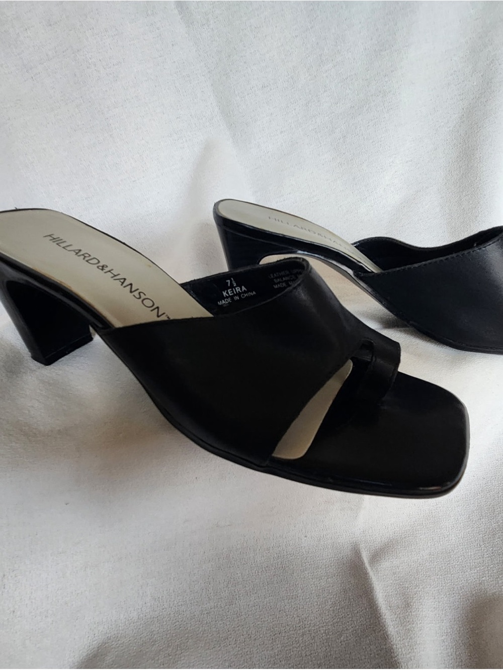 Hillard & Hanson Black Leather Open-Toe Slide Mules